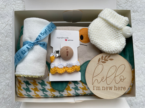 Maminobaby.nl - Baby Geschenkset jongens | Pantoffels | Deken | Handmade speenkoord | Kraamcadeau | Babyshower